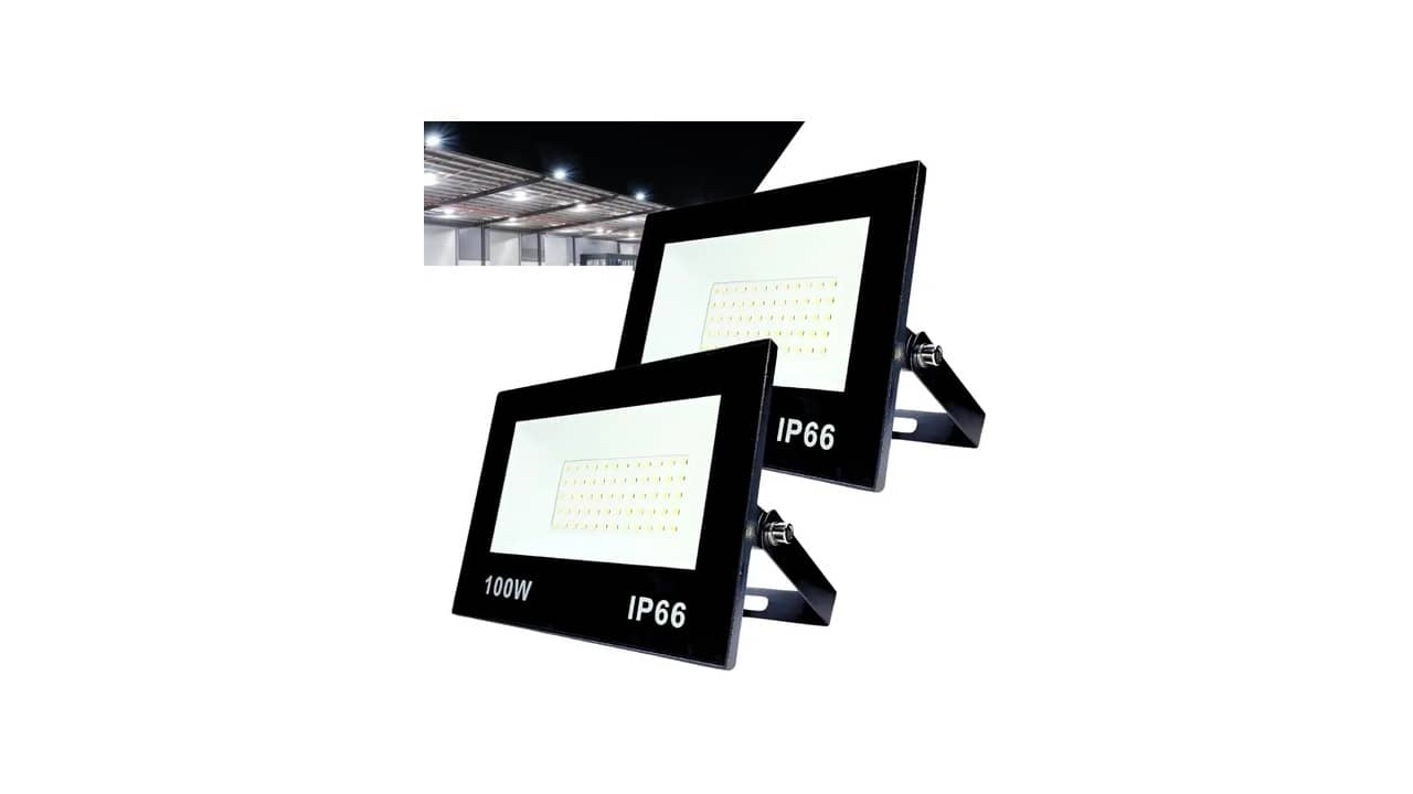 Qual o Melhor Refletor de LED para Área Externa? Potência e Eficiência Comparadas